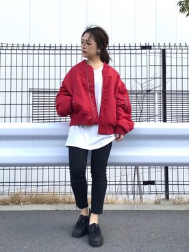 「red」｜「アイテム（MA-1）」を使った、SHIORIさん（レディース・150cm）の冬コーディネート