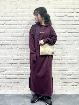 「チャンピオン パーカー」｜「アイテム（ワンピース/ドレス）」を使った、SHIORIさん（レディース・150cm）の冬コーディネート