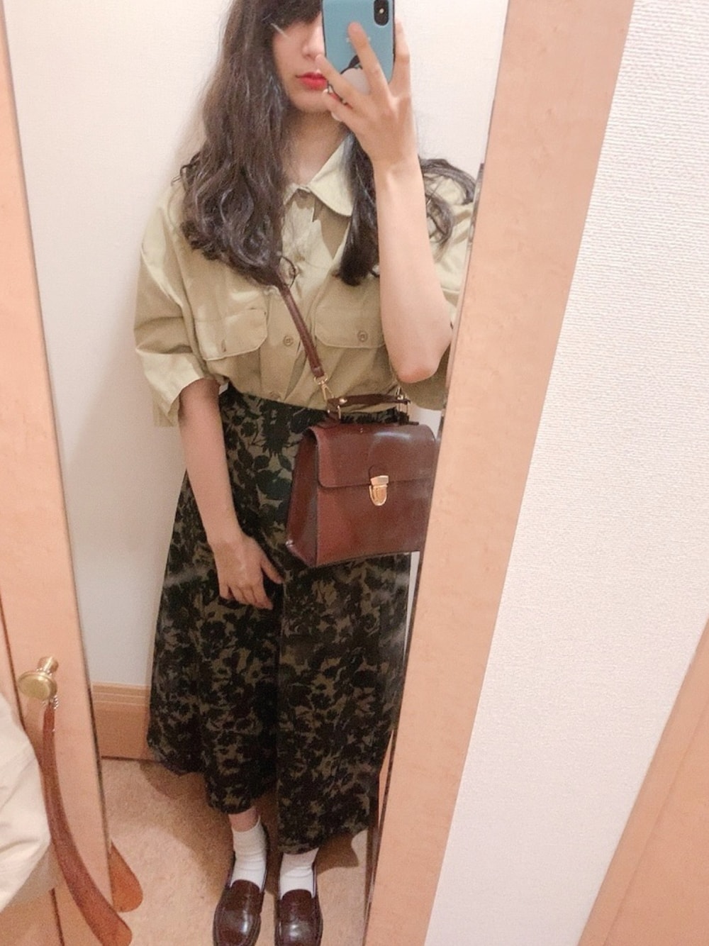 「古着、used、プチプラ、ロングスカート、ボタニカル柄」｜「Dickiesのディッキーズ 半袖 ワークシャツ 古着（シャツ/ブラウス、ベージュ系）」を使った、スガオさん（レディース・166cm）の夏コーディネートの1枚目の写真