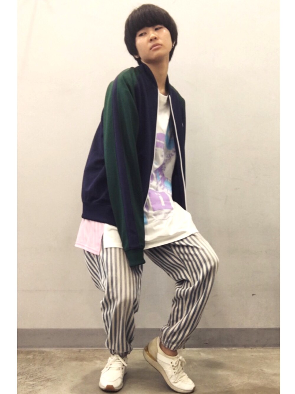「狂わせピンク、パンツスタイル、ootd、秋コーデ、低身長、おしゃれさんと繋がりたい、ピンク、ストリート、ネイビー、fashion」｜「FRED PERRYのアイテム（ブルゾン、ブルー系）」を使った、铃美-lingmei-さん（レディース・158cm）の夏コーディネートの1枚目の写真