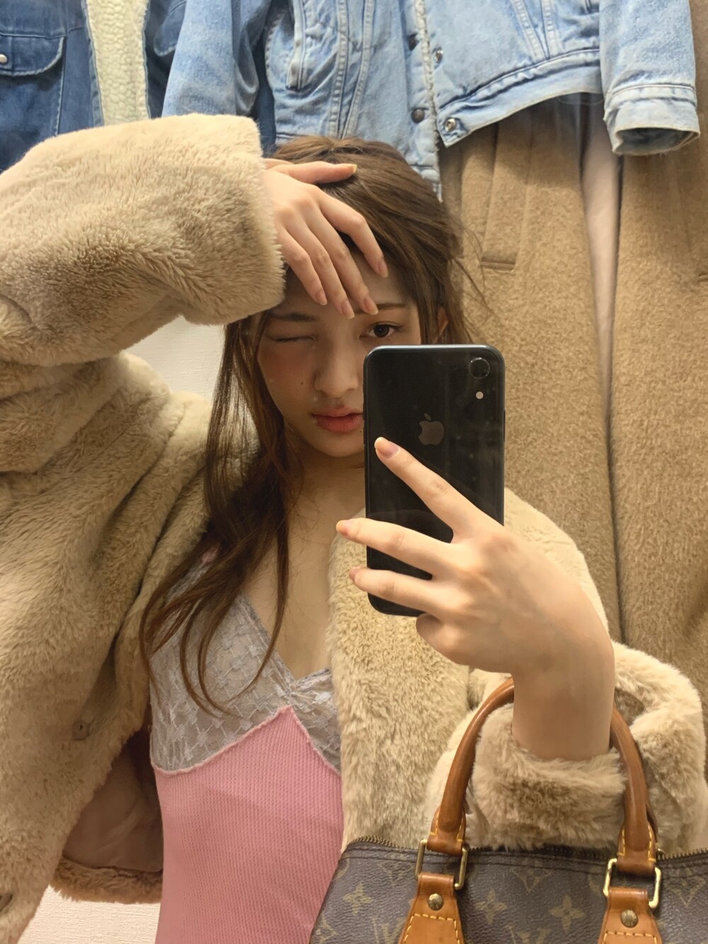 「LOUIS VUITTONのアイテム（ハンドバッグ、ブラウン系）」を使った、Mappyさん（レディース・154cm）の夏コーディネートの1枚目の写真