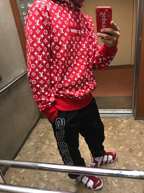 Fps 2300 Supreme のパーカーを使ったコーディネート Wear