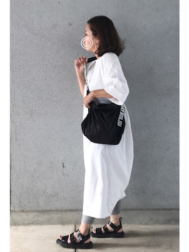「無地党」｜「アイテム（アクセサリー）」を使った、a.megumiさん（レディース・160cm）の夏コーディネート