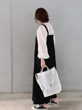 「無地党」｜「アイテム（サロペット/オーバーオール）」を使った、a.megumiさん（レディース・160cm）の秋コーディネート