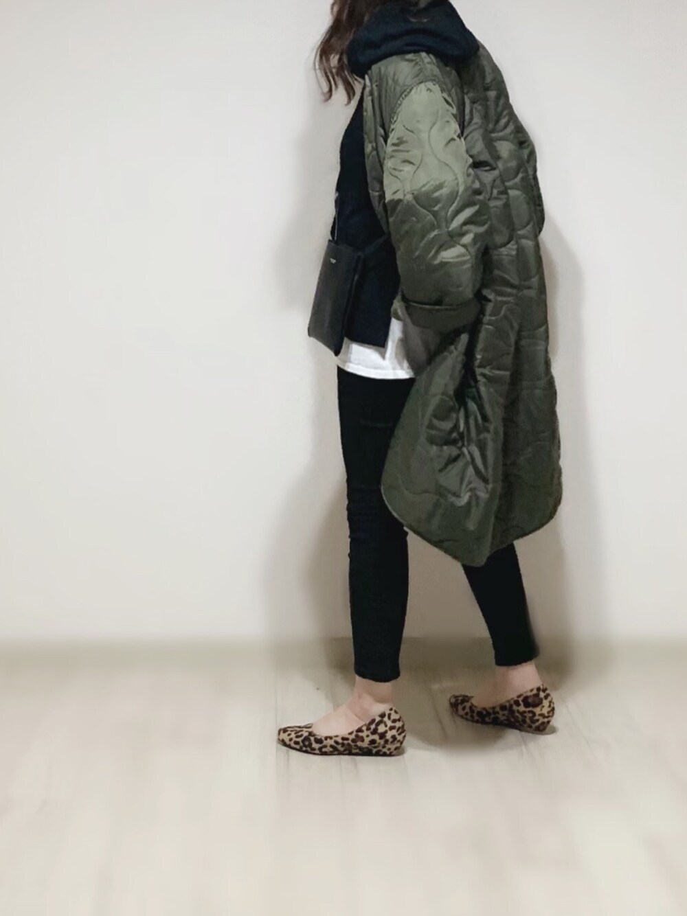 「おしゃれさんと繋がりたい、プチプラ、レオパード、黒スキニー、パーカー、スウェット、レイヤードスタイル、ママコーデ、GRL、カジュアル」｜「ROTHCOの【別注】＜ROTHCO＞∴キルティングライナーコート（その他アウター、グリーン系）」を使った、a.megumiさん（レディース・160cm）の秋コーディネートの1枚目の写真