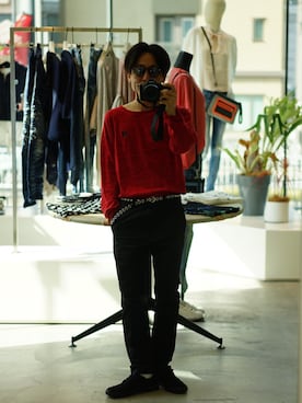 「デニムから始まったライフスタイルブランド」｜「アイテム（スラックス）」を使った、KATOさん（メンズ・166cm）の春コーディネート