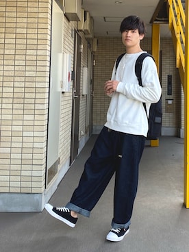 「Guess（ゲス）のアイテム（スニーカー）」を使った、みやーきさん（メンズ・171cm）の秋コーディネート
