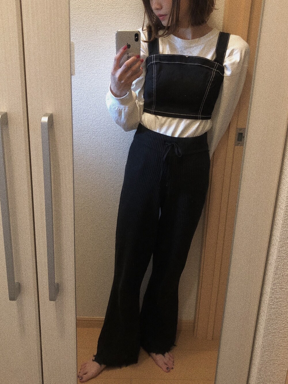 「JEANASISのアゼニットスソフレアパンツ/830188（その他パンツ、ブラック系）」を使った、アリさん（レディース・160cm）の秋コーディネートの1枚目の写真