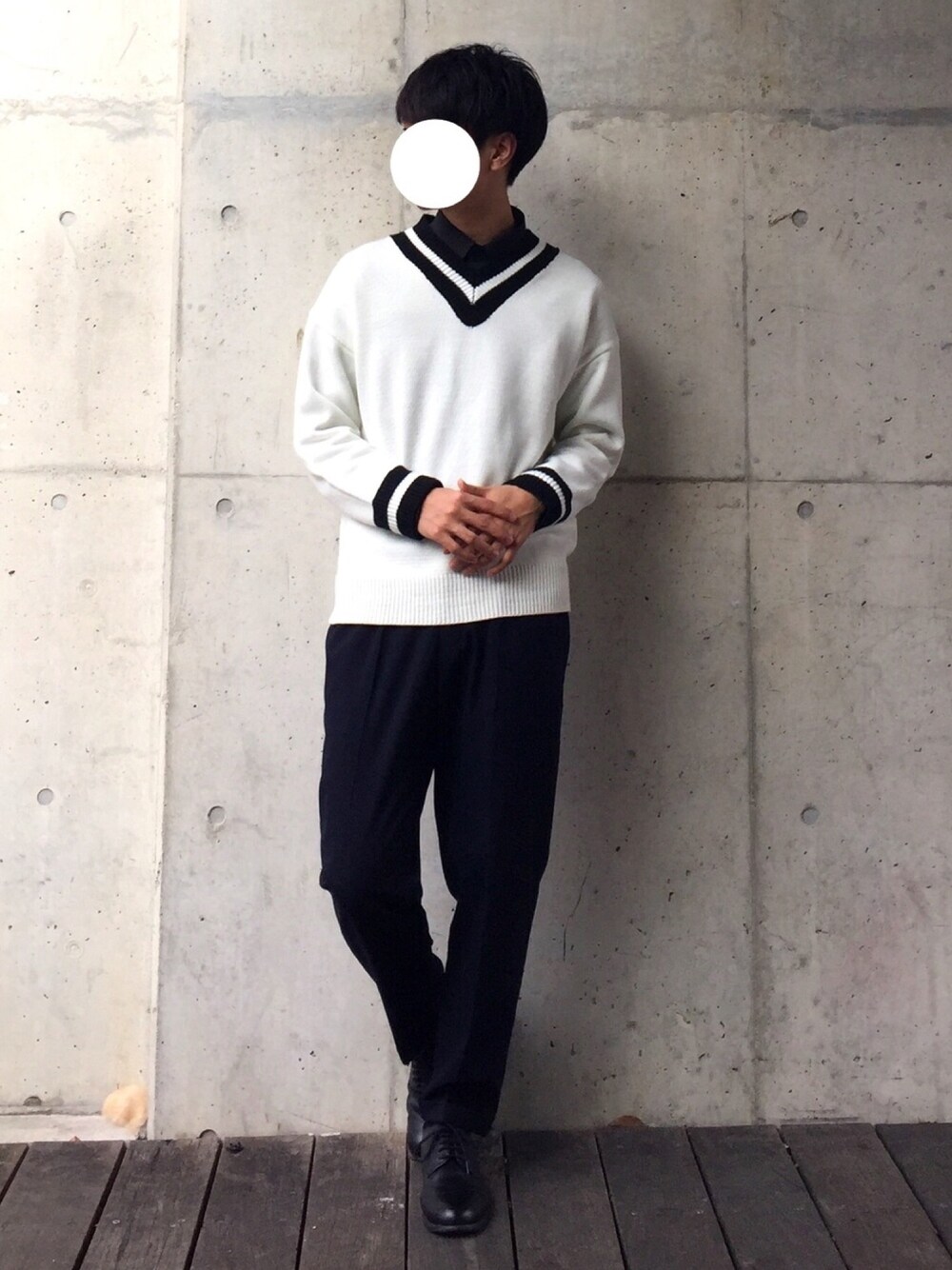 「2018マイベストコーデ、お洒落さんとつながりたい、シンプル、スラックス、チルデンニット、革靴、シャツスタイル、ootd、ニット、休日スタイル」｜「neosの【neos -addictive design-】オーバーサイズ Vネック チルデン セーター（ニット/セーター、ホワイト系）」を使った、chi-tanさん（メンズ・175cm）の冬コーディネートの1枚目の写真