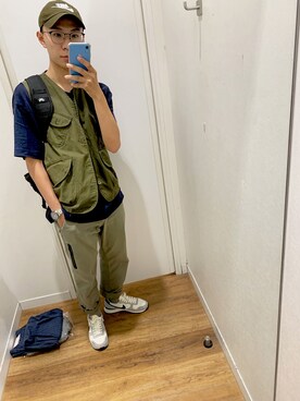 「NIKE（ナイキ）のアイテム（スニーカー、シルバー系）」を使った、澤さん（メンズ・172cm）の秋コーディネート