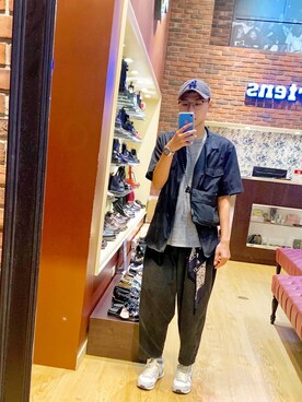 「NEW ERA（ニューエラ）のアイテム（キャップ、グレー系）」を使った、澤さん（メンズ・172cm）の秋コーディネート