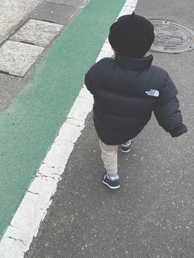 「THE NORTH FACE（ザノースフェイス）のアイテム（ダウンジャケット/コート、ブラック系）」を使った、linさん（キッズ・110cm）の冬コーディネート