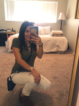 「G by Guess（ジーバイゲス）のアイテム（腕時計）」を使った、Viviana Vasquezさん（レディース・147cm）の春コーディネート