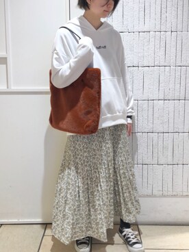「RAY CASSIN（レイカズン）のアイテム（スウェット）」を使った、Raycassin_officialさん（レディース・155cm）の秋コーディネート
