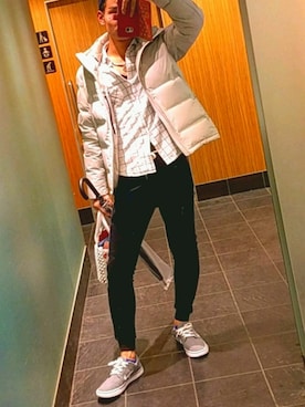 「アイテム（スリッポン、シルバー系）」を使った、コム犬さん（メンズ・178cm）の冬コーディネート