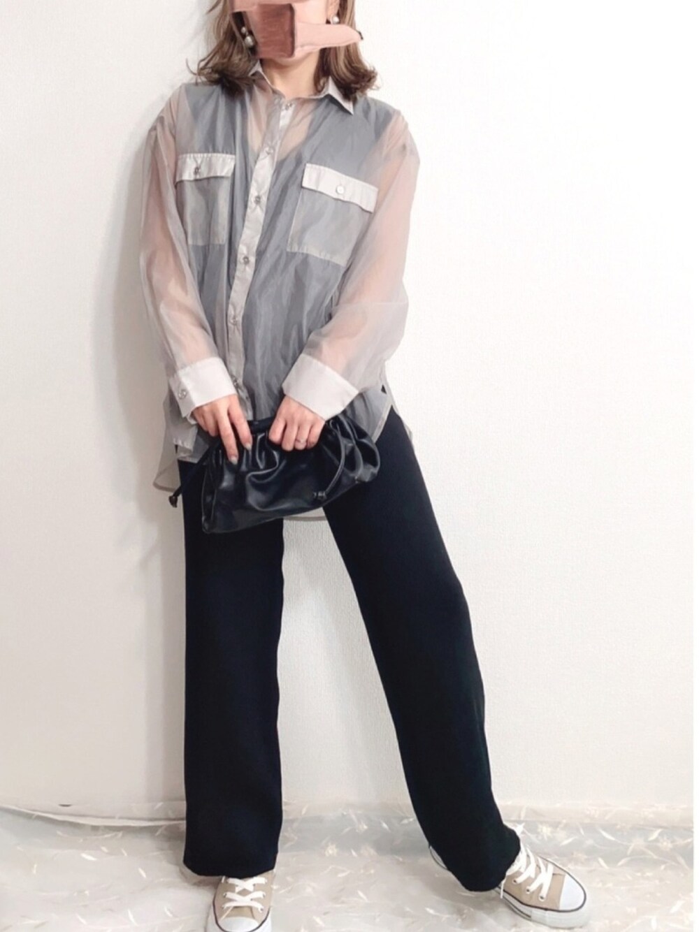 「apretro、apretro_zozo、アプレトロ、大人女子、秋のコーデ、ZOZOでしか買えない、シアーシャツ、シンプル、おしゃれさんと繋がりたい、きれいめカジュアル」｜「ap retroのシアービッグロングシャツ【ZOZOTOWN限定商品】（シャツ/ブラウス、ベージュ系）」を使った、ap retroさん（レディース・156cm）の夏コーディネートの1枚目の写真