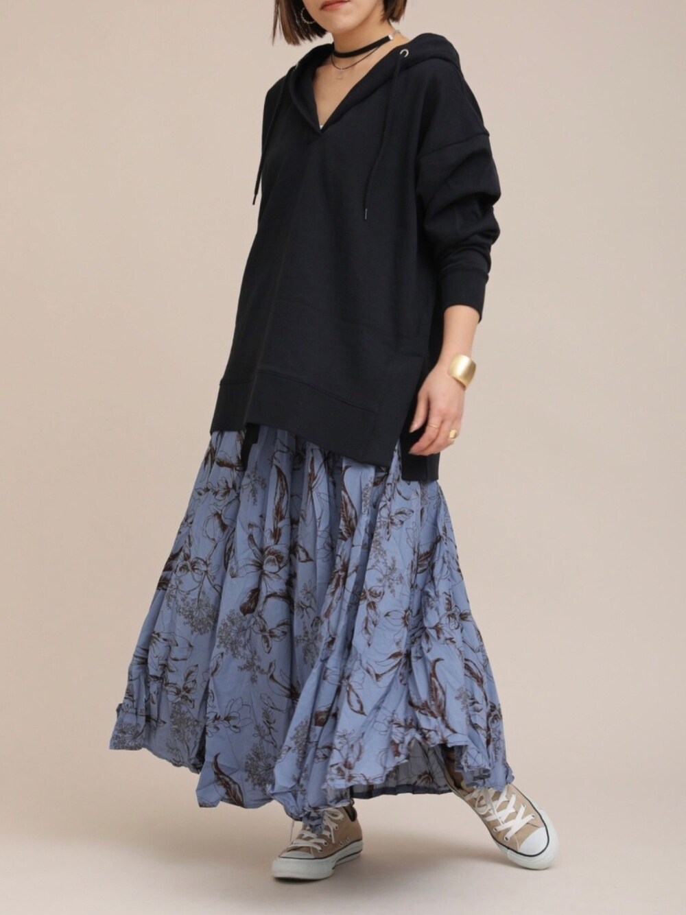 「apretro、apretro_zozo、アプレトロ、オトナカジュアル、オトナ女子、ZOZOでしか買えない、#春コーデ、スキッパー、パーカー、おしゃれさんと繋がりたい」｜「ap retroのスキッパー裏毛パーカー【ZOZO限定アイテム】（パーカー、ブラック系）」を使った、ap retroさん（レディース・156cm）の冬コーディネートの1枚目の写真