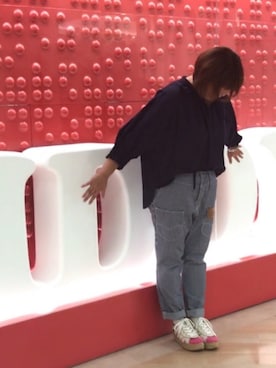 「ネイビー」｜「アイテム（おもちゃ）」を使った、鮎さん（レディース・164cm）の夏コーディネート