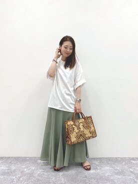 「Andemiu（アンデミュウ）のコットンバックロゴＴシャツ914131（Tシャツ/カットソー、ホワイト系）」を使った、KANAさん（レディース・155cm）の夏コーディネート