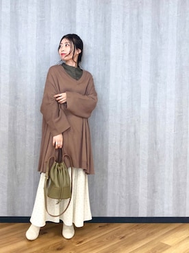 「Andemiu（アンデミュウ）のシルクコンＶチュニックニット914761（ニット/セーター、ブラウン系）」を使った、KANAさん（レディース・155cm）の夏コーディネート