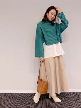 「Andemiu（アンデミュウ）のシャツレイヤードニット929660（ニット/セーター、グリーン系）」を使った、KANAさん（レディース・155cm）の冬コーディネート