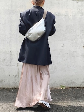 「アイテム（ボディバッグ/ウエストポーチ、シルバー系）」を使った、mueさん（レディース・158cm）の春コーディネート