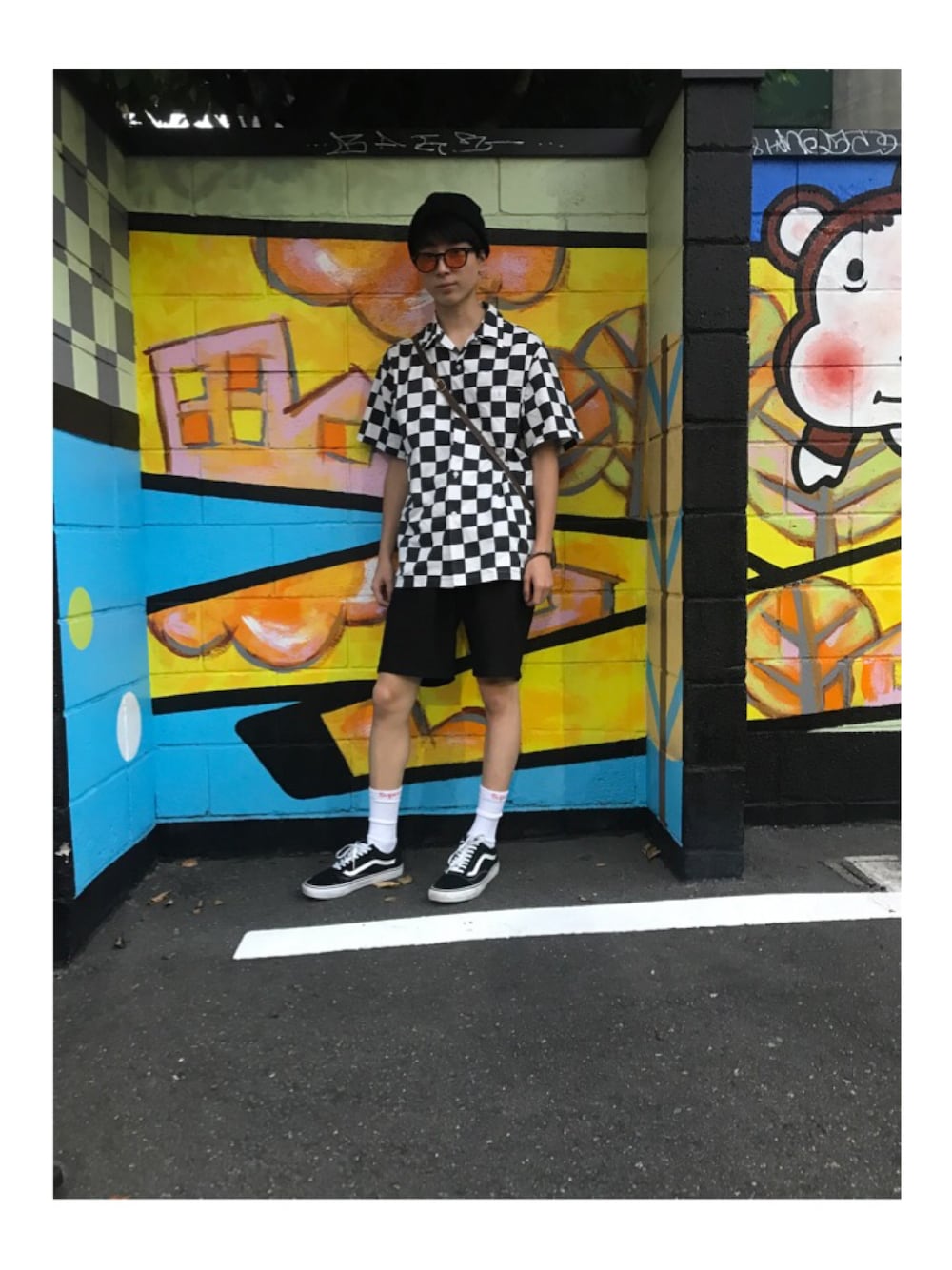 「シンプルコーデ、夏、おしゃれさんと繋がりたい、モノトーン、高校生、VANS、ストリート、GUCCI、スニーカー、カジュアル」｜「VANSのVANS ヴァンズ VN-0D3HY28 OLD SKOOL BLACK（スニーカー、ブラック系）」を使った、rikUさん（メンズ・172cm）の夏コーディネートの1枚目の写真