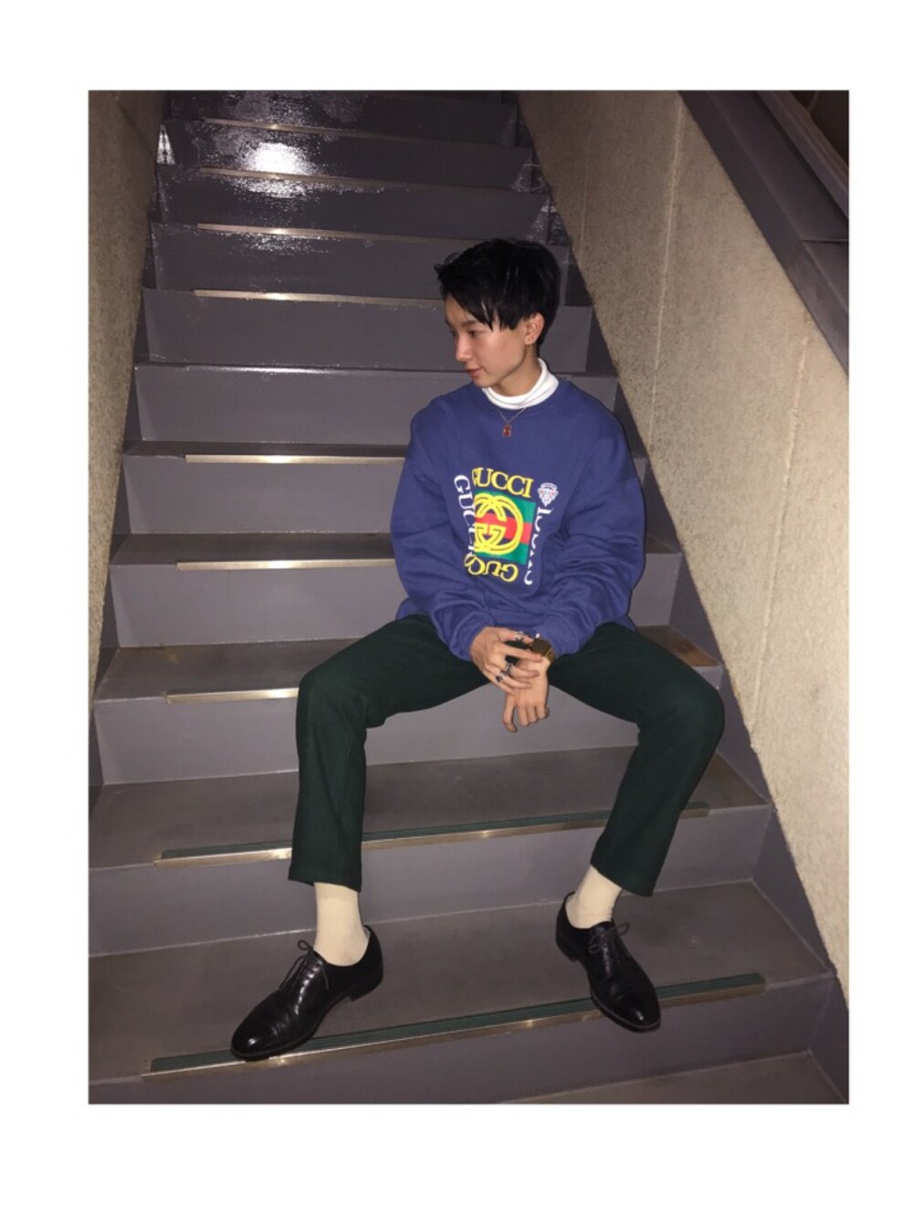 「秋のコーデ、おしゃれさんと繋がりたい、カジュアル、ゆるコーデ、古着MIX、スラックス、高校生、carhartt、CASIO、かわいい」｜「GUCCIのアイテム（スウェット、ブルー系）」を使った、rikUさん（メンズ・172cm）の秋コーディネートの1枚目の写真