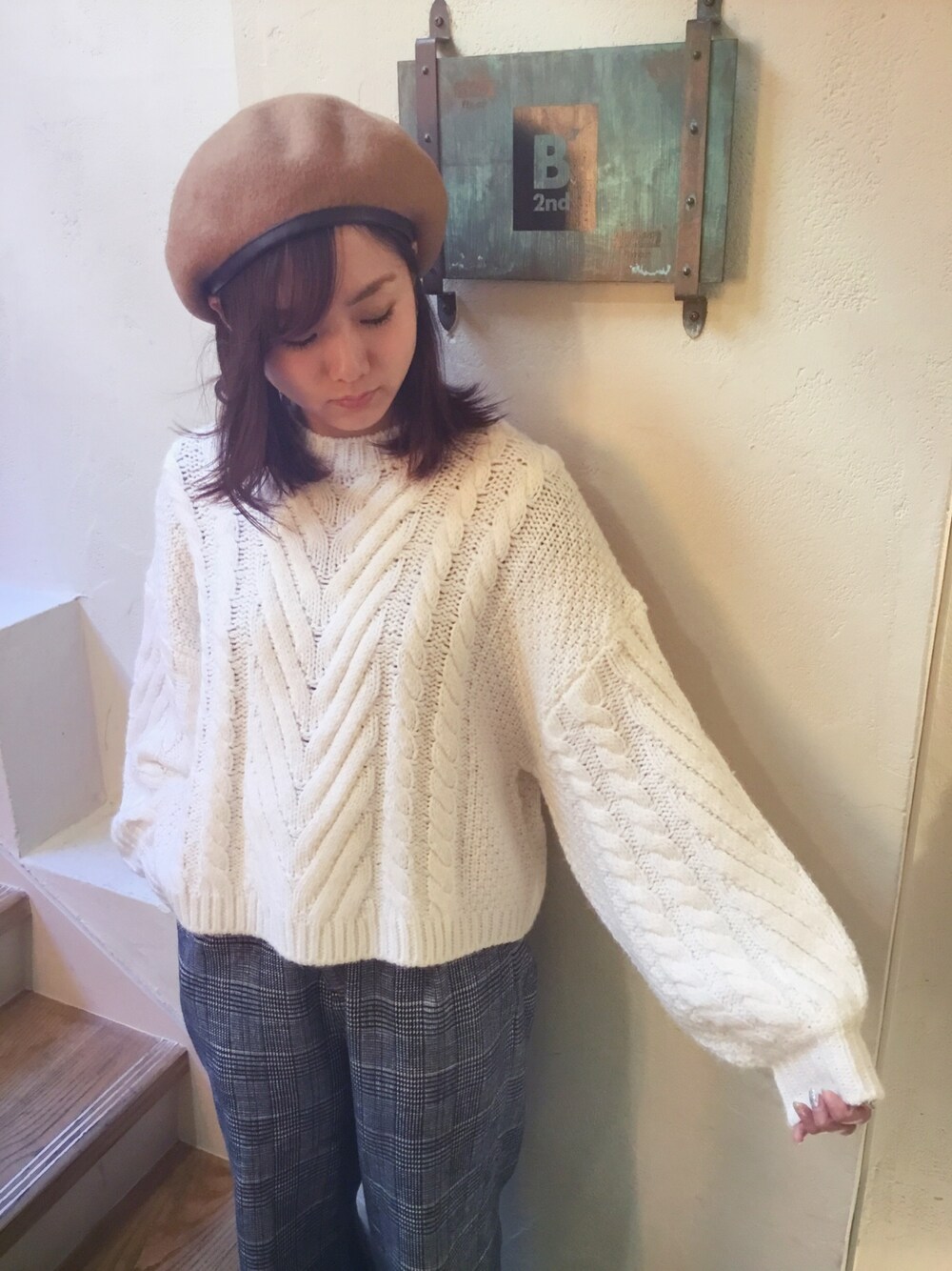 「ニット、ベレー帽、秋のコーデ、ケーブルニット、大人カジュアル、休日スタイル、ootd、カジュアルコーデ、B2nd、ビーセカンド」｜「MunichのMunich （ミューニック）ベレー帽（ハンチング/ベレー帽、ベージュ系）」を使った、Yukinob2ndさん（レディース・156cm）の秋コーディネートの1枚目の写真