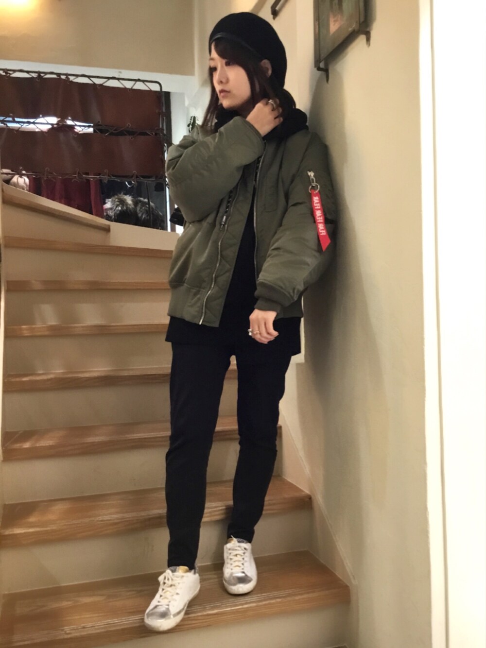 「ootd、シンプル、クリスチャンダダ、MA-1、ストリート、ビーセカンド、スニーカー、パーカー」｜「MunichのMunich （ミューニック）ベレー帽（ハンチング/ベレー帽、ブラック系）」を使った、Yukinob2ndさん（レディース・156cm）の秋コーディネートの1枚目の写真