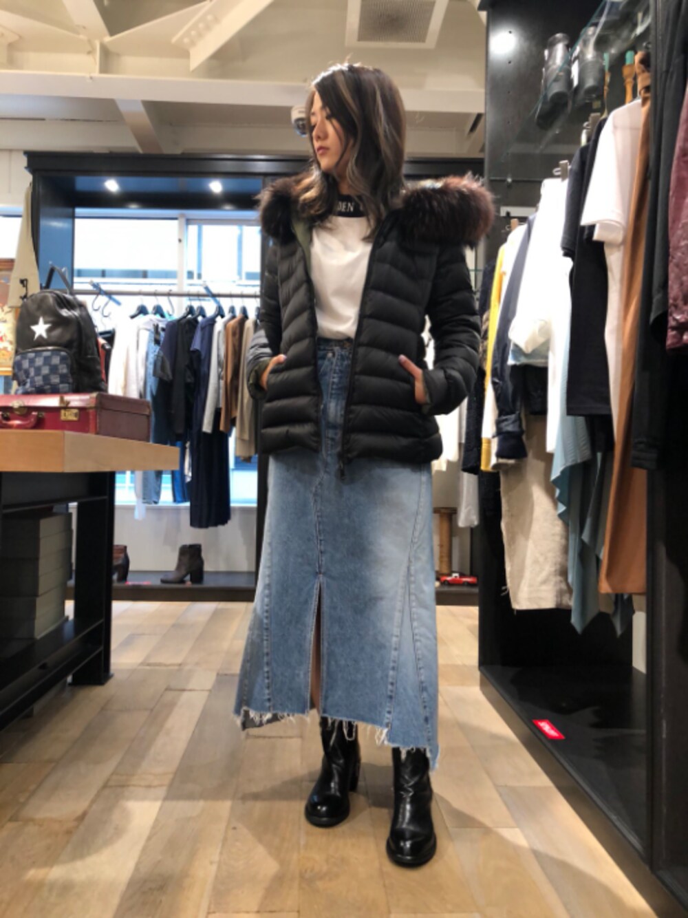 「ootd、オトナ女子、大人カジュアル、オトナカジュアル、デニム、タトラス、TATRAS」｜「TATRASのTATRAS (タトラス) 別注ISERA（ダウンジャケット/コート、グリーン系）」を使った、Yukinob2ndさん（レディース・156cm）の夏コーディネートの1枚目の写真