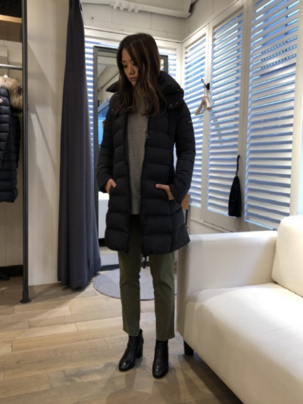 「ダウンジャケット、黒、大人カジュアル、TATRAS、ootd、シンプルコーデ、B2nd、タトラス、秋服準備はじめました」｜「TATRASのTATRAS（タトラス）POLITEAMA（ダウンジャケット/コート、ブラック系）」を使った、Yukinob2ndさん（レディース・156cm）の秋コーディネートの1枚目の写真