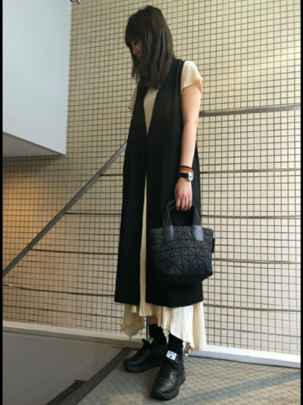 「カジュアルコーデ、楽チンコーデ、オトナカジュアル、ootd、ワンピース、アトランティックスターズ、バッグ、きれいめカジュアル」｜「VeeCollectiveのVeeCollective(ヴィーコレクティブ)トートバック／ミニ（ショルダーバッグ、ブラック系）」を使った、Yukinob2ndさん（レディース・156cm）の夏コーディネートの1枚目の写真