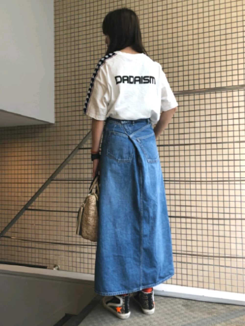 「オトナカジュアル、カジュアルコーデ、デニム、デニムスカート、ゴールデングース、KAPPA、クリスチャンダダ、夏、白Tシャツ」｜「KUROのKURO（クロ）CROSSED DENIM SKIRT - B2nd EXCLUSIVE（スカート、ブルー系）」を使った、Yukinob2ndさん（レディース・156cm）の夏コーディネートの1枚目の写真