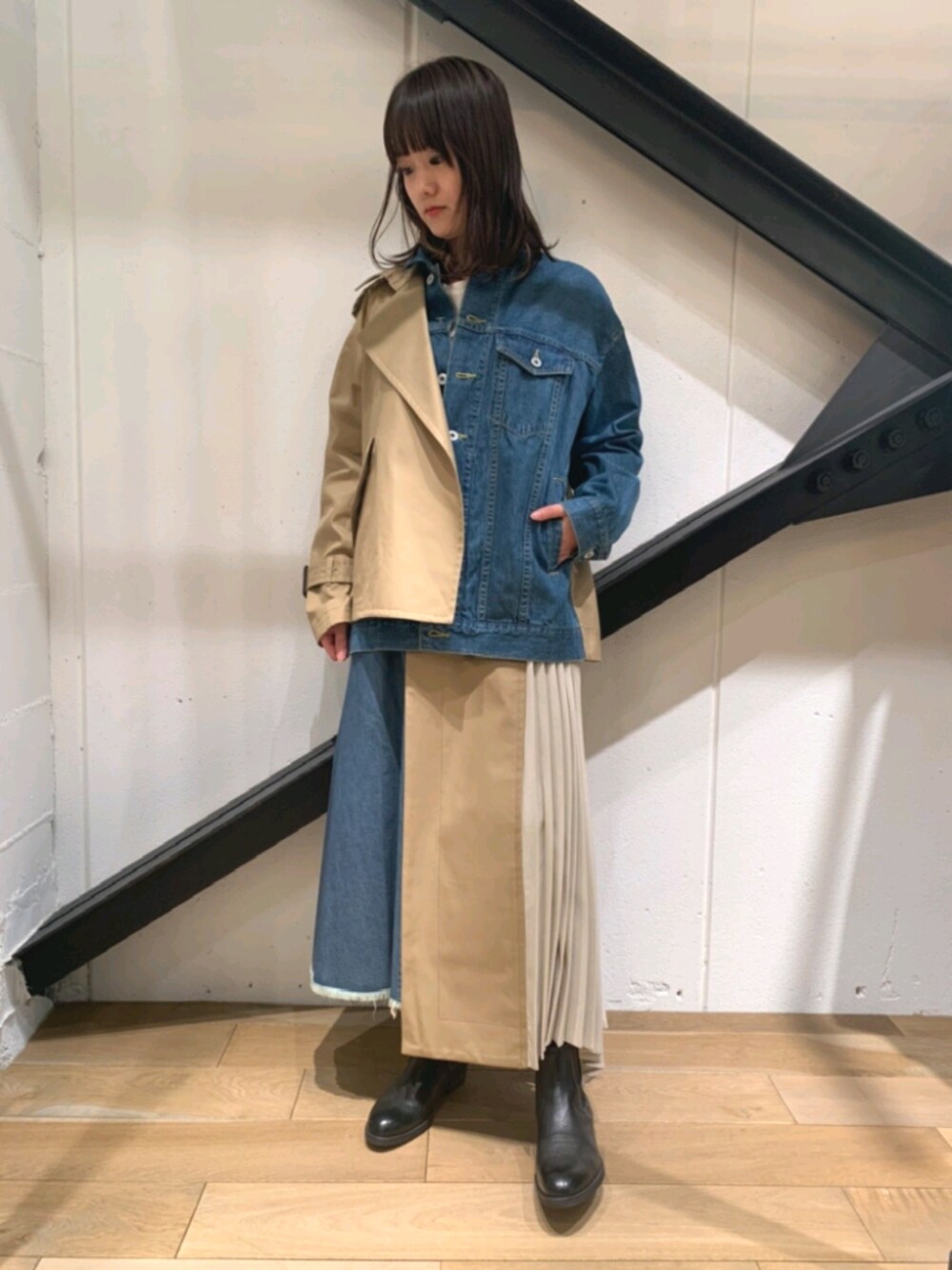 「デニム、トレンチコート、プリーツスカート、春コーデ、セットアップ、ロングスカート、オトナ女子、デニムジャケット、Gジャン」｜「THE KEIJIのアイテム（デニムジャケット、ブルー系）」を使った、Yukinob2ndさん（レディース・156cm）の冬コーディネートの1枚目の写真