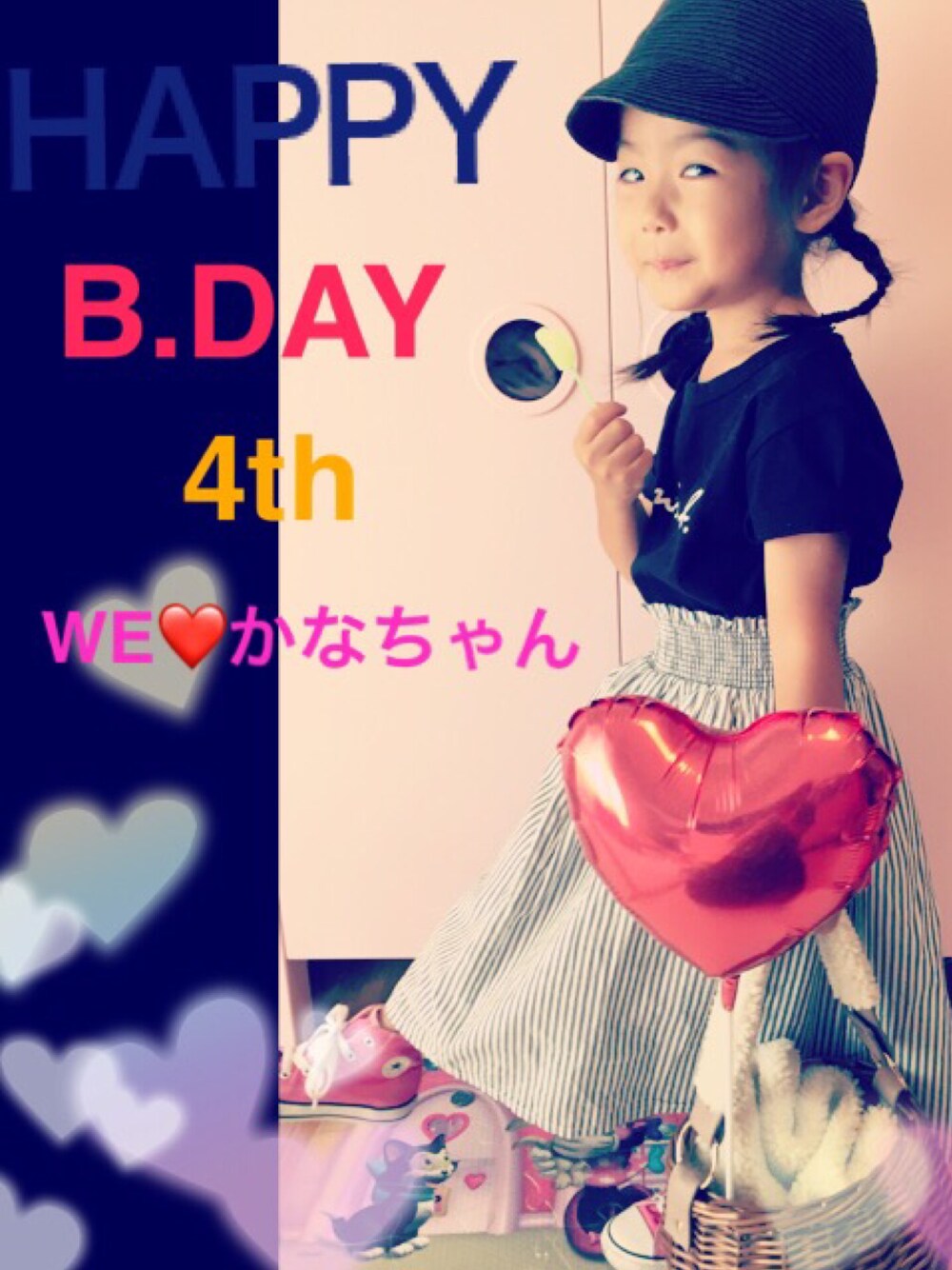 ブラック系のTシャツ/カットソー、シルバー系のスカート、ピンク系のスニーカーを着用したキッズの夏コーディネートの1枚目の写真