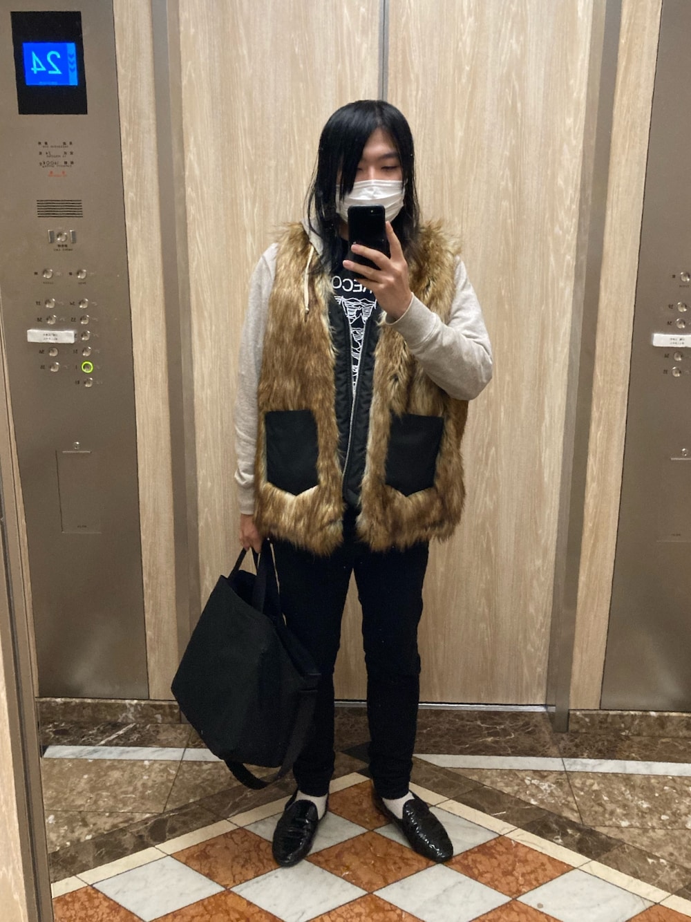 「no.のアイテム（その他アウター、ベージュ系）」を使った、dallahaさん（メンズ・178cm）の秋コーディネートの1枚目の写真
