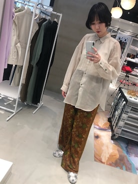 「JOINT WORKS（ジョイントワークス）のアイテム（シャツ/ブラウス）」を使った、REMIさん（レディース・163cm）の春コーディネート