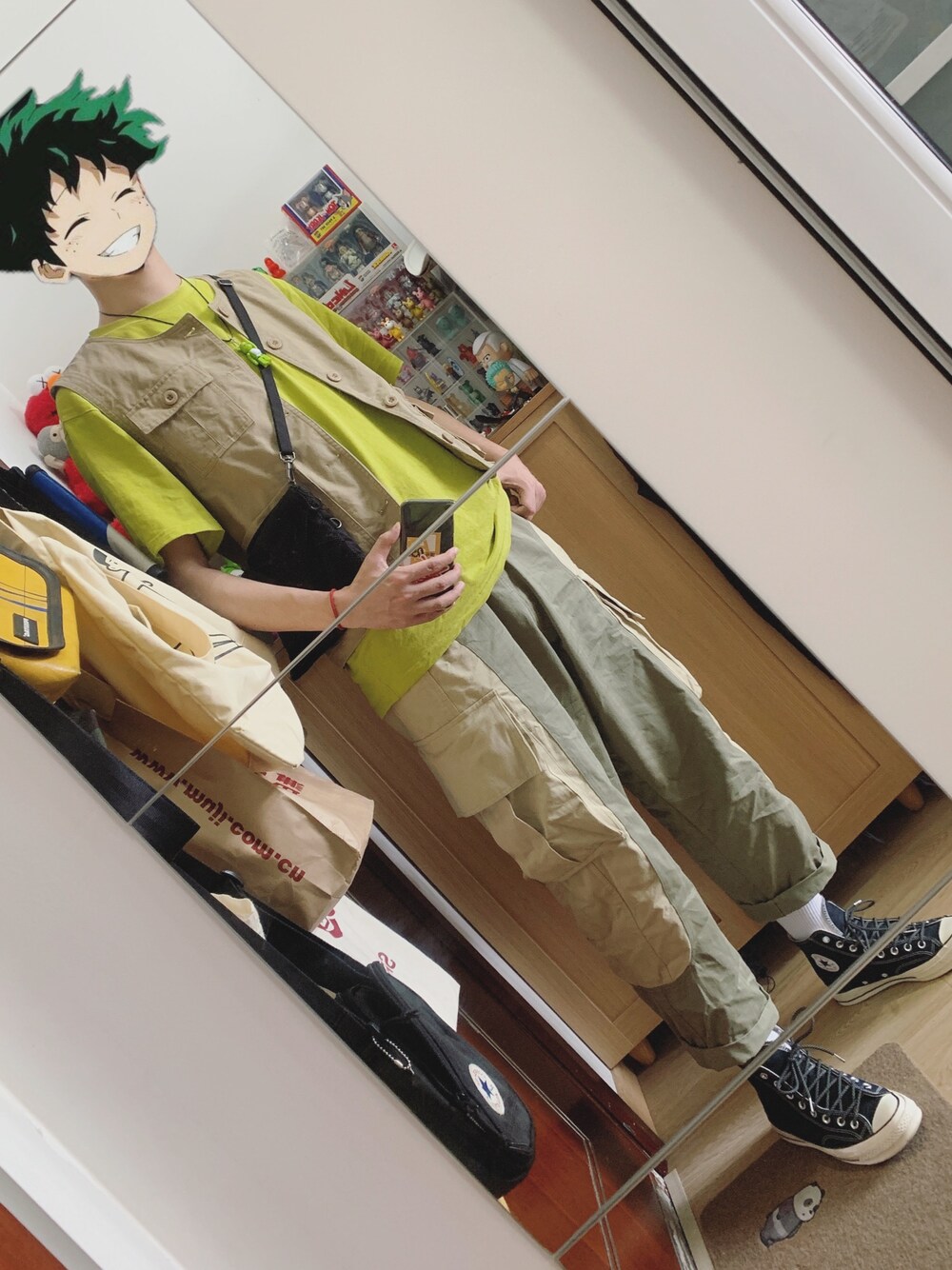 「CONVERSEのアイテム（シューズ、ブラック系）」を使った、张崎霆さん（メンズ・188cm）の夏コーディネートの1枚目の写真