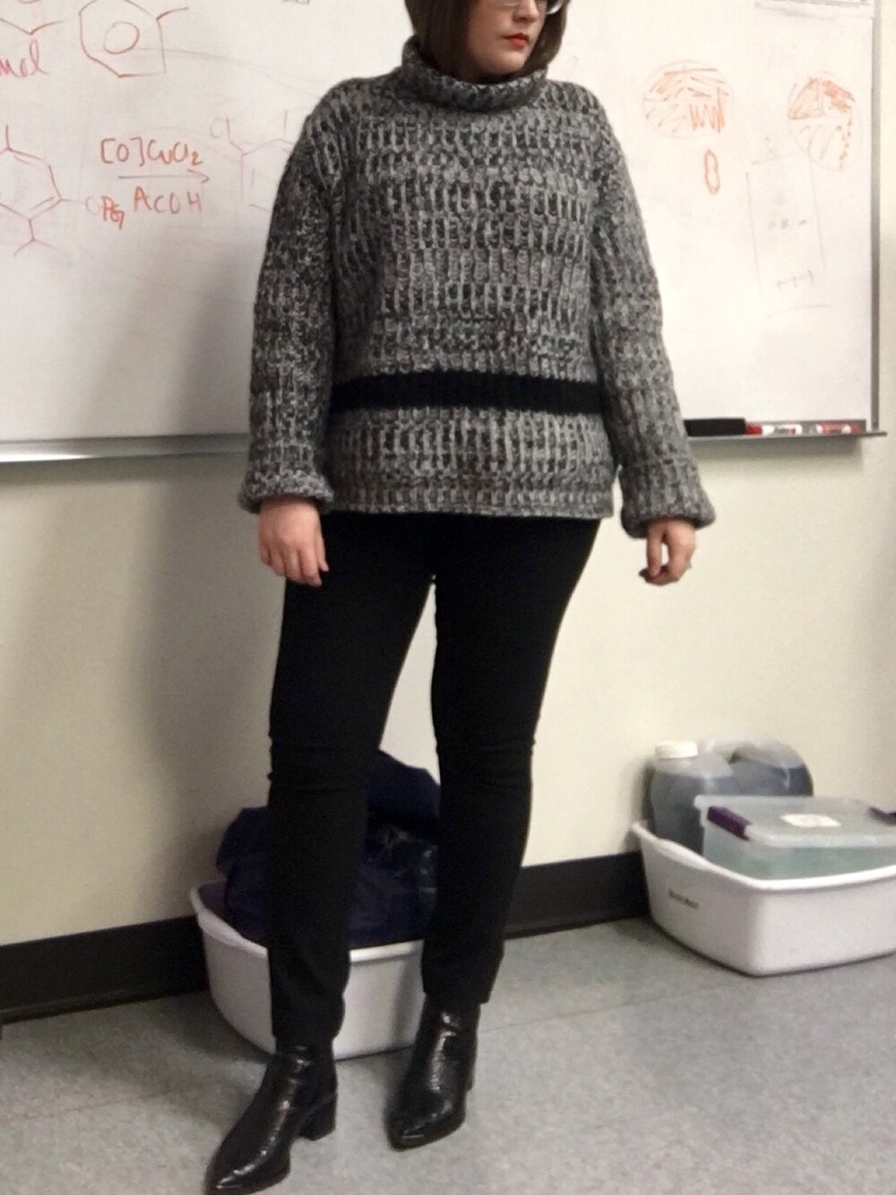 「cozy、Rochas、ACNE」｜「Acne Studiosのアイテム（ブーツ、ブラック系）」を使った、mandarkさん（レディース・157cm）の冬コーディネートの1枚目の写真