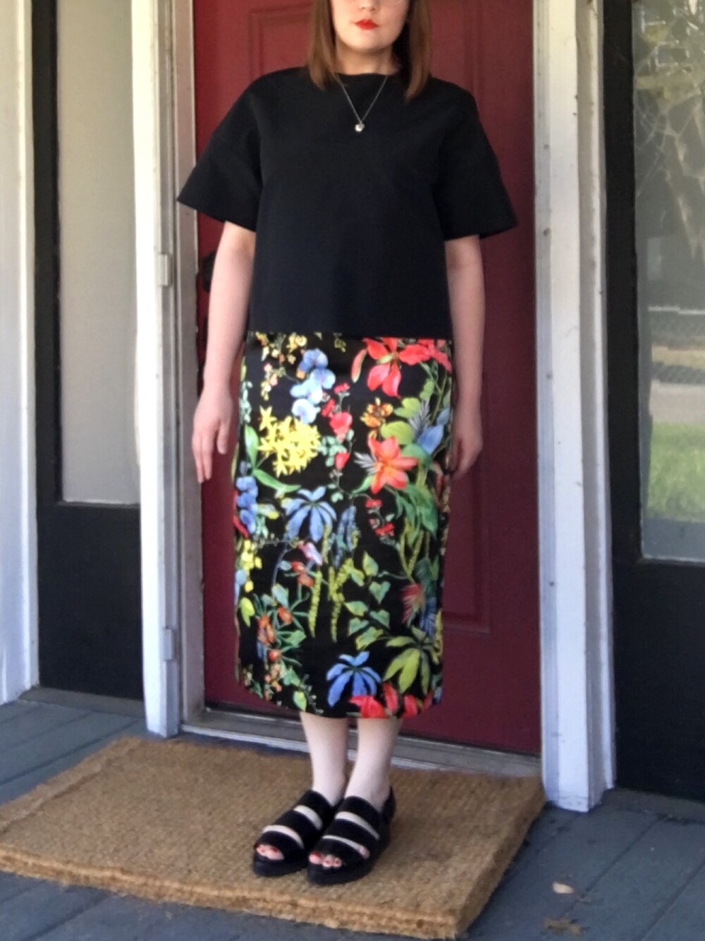 「floral、spring、Rochas、Alexander Wang」｜「alexanderwangのAlexander Wang Alisha Leather Slingback Flat Sandal, Black（サンダル、ブラック系）」を使った、mandarkさん（レディース・157cm）の春コーディネートの1枚目の写真