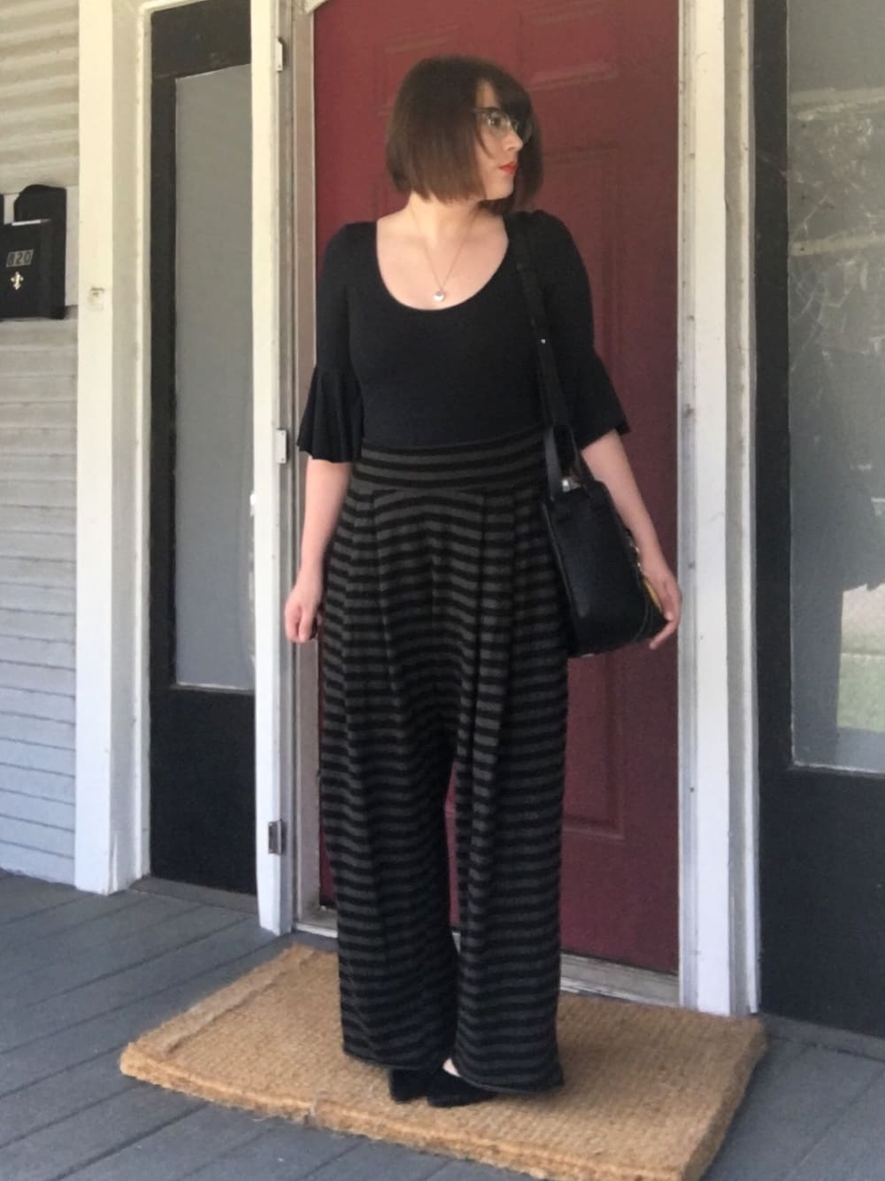 「stripes、bellsleeves」｜「alexanderwangのAlexander Wang 'Simona' Block Heel Pump (Women)（パンプス、ブラック系）」を使った、mandarkさん（レディース・157cm）の春コーディネートの1枚目の写真