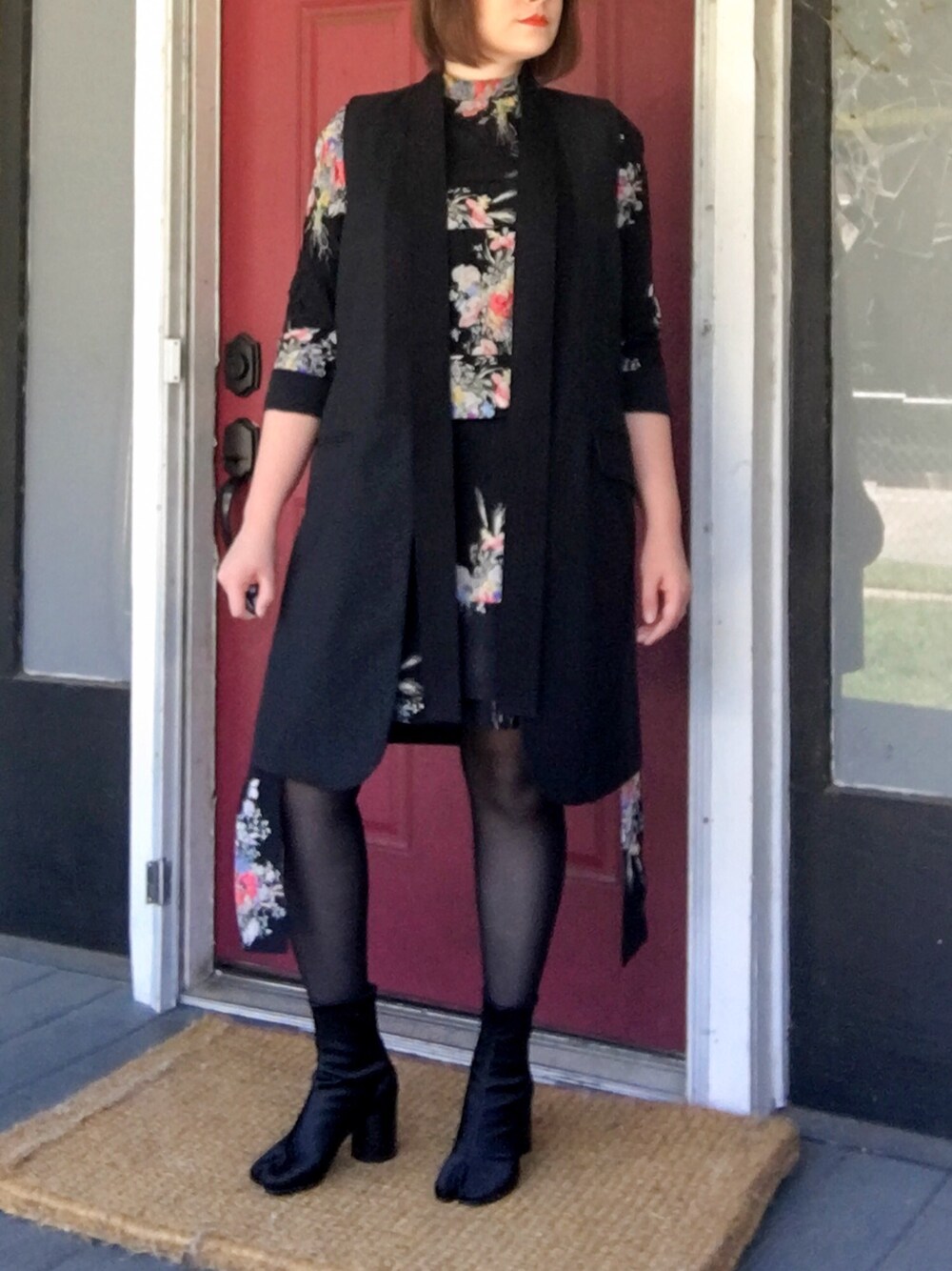 「No.21、numeroventuno、MM6、MARGIELA、Maison Martin Margiela、floral、tabi」｜「Maison Margielaのアイテム（ブーツ、ブラック系）」を使った、mandarkさん（レディース・157cm）の春コーディネートの1枚目の写真