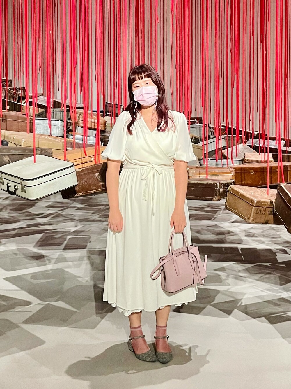 「ぽっちゃり、ぽっちゃりコーデ、美術館コーデ、白、ワンピース」｜「GUのアイテム（ワンピース/ドレス、ホワイト系）」を使った、Cherryさん（レディース・170cm）の夏コーディネートの1枚目の写真