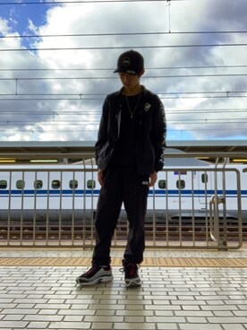 「SY32 by SWEET YEARS（エスワイサーティトゥバイスィートイヤーズ）のアイテム（キャップ、ブラック系）」を使った、編髪魔神😈さん（メンズ・167cm）の冬コーディネート