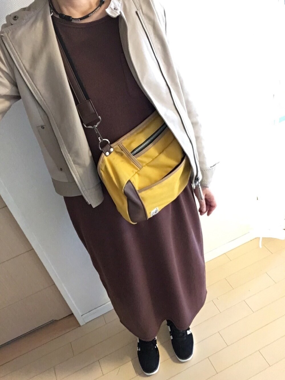 「レザージャケット、ライダースジャケット、大人カジュアル、50代ファッション」｜「URBAN RESEARCH Sonny Labelのフェイクレザーライダースジャケット（ライダースジャケット、ベージュ系）」を使った、lilaxpandaさん（レディース・167cm）の秋コーディネートの1枚目の写真