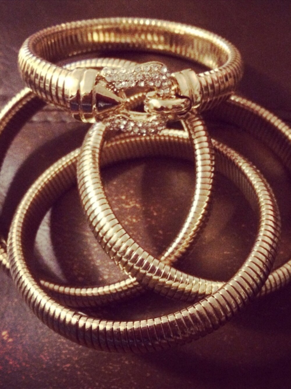 「bracelet、Frugal Finds」｜S.L. Hubbardさん（レディース）の冬コーディネートの1枚目の写真