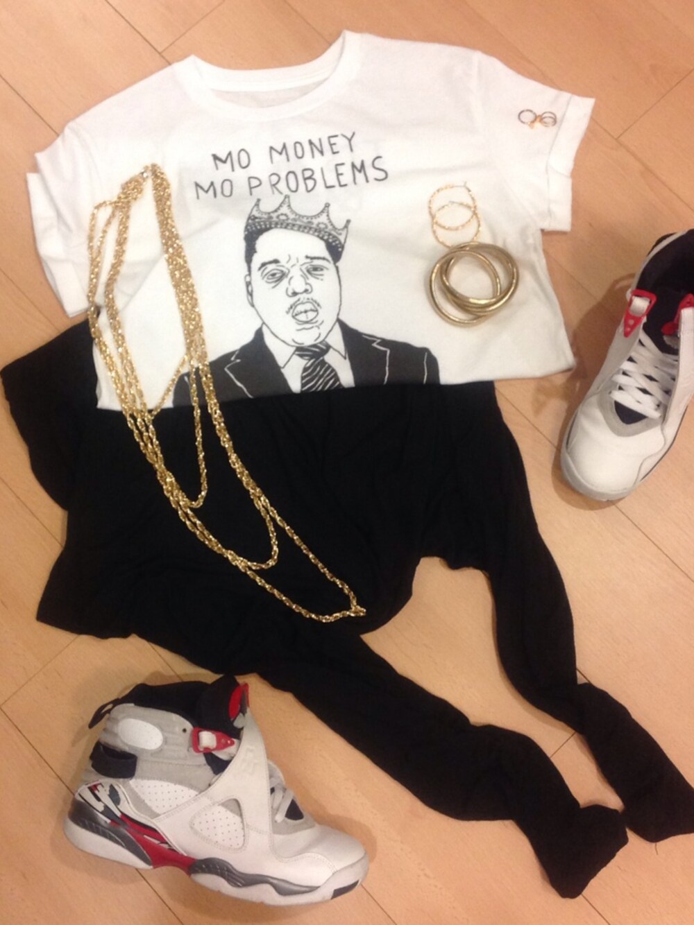 「FOREVER 21、jordans、sneakers、T-SHIRT」｜S.L. Hubbardさん（レディース）の春コーディネートの1枚目の写真