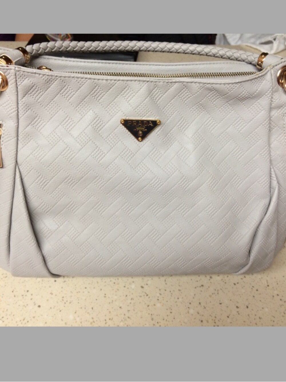 「BAG、PRADA」｜S.L. Hubbardさん（レディース）の春コーディネートの1枚目の写真