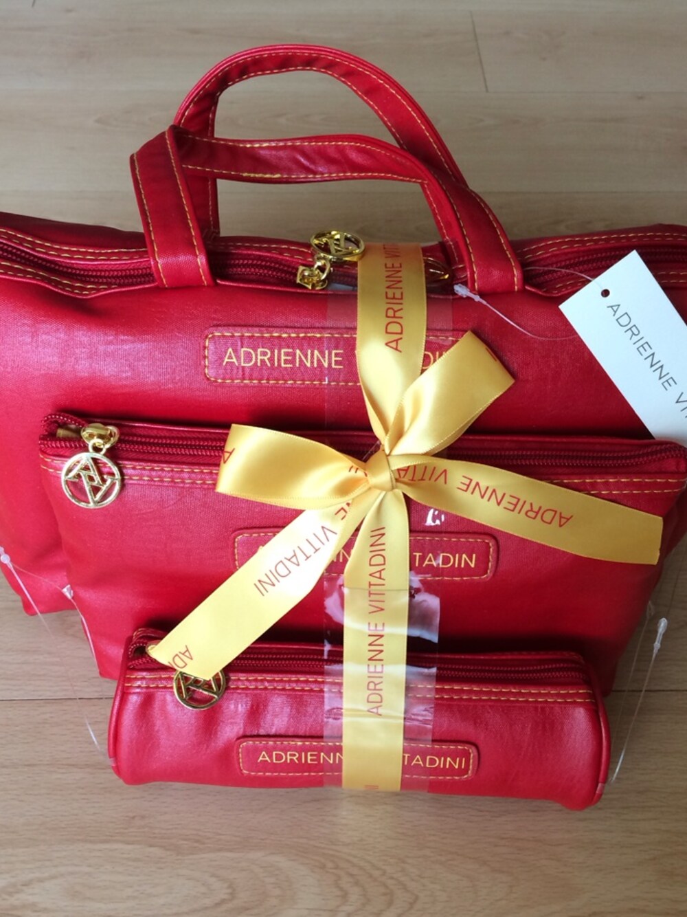 「Adrienne Vittadini、BAG」｜S.L. Hubbardさん（レディース）の夏コーディネートの1枚目の写真